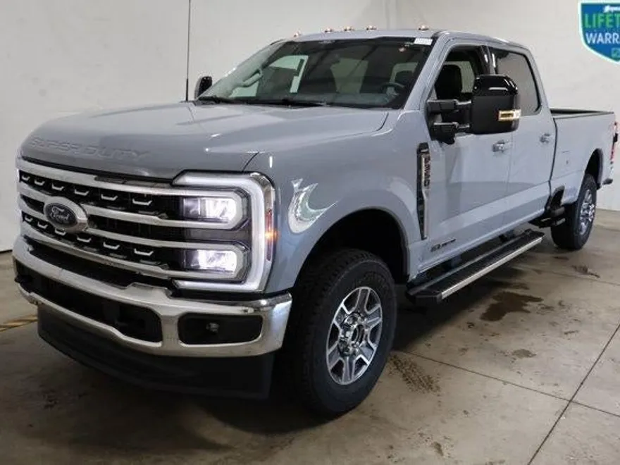2026 Ford F-350 Lariat photo 1