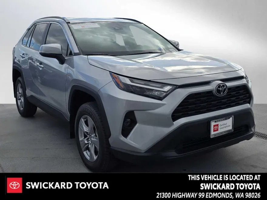 2025 Toyota RAV4 XLE photo 1