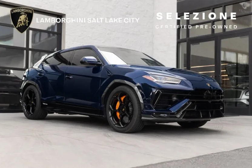 2024 Lamborghini Urus Performante photo 1