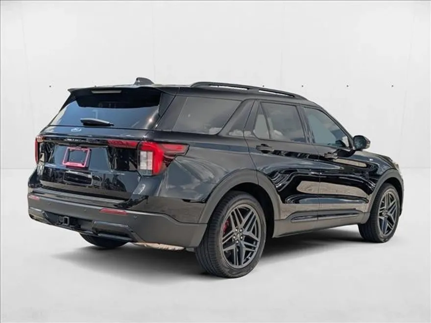 2025 Ford Explorer ST-Line photo 1