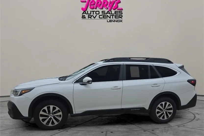 2021 Subaru Outback Premium photo 1