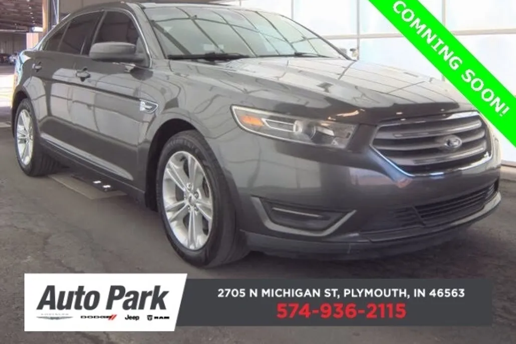 2015 Ford Taurus SEL photo 1