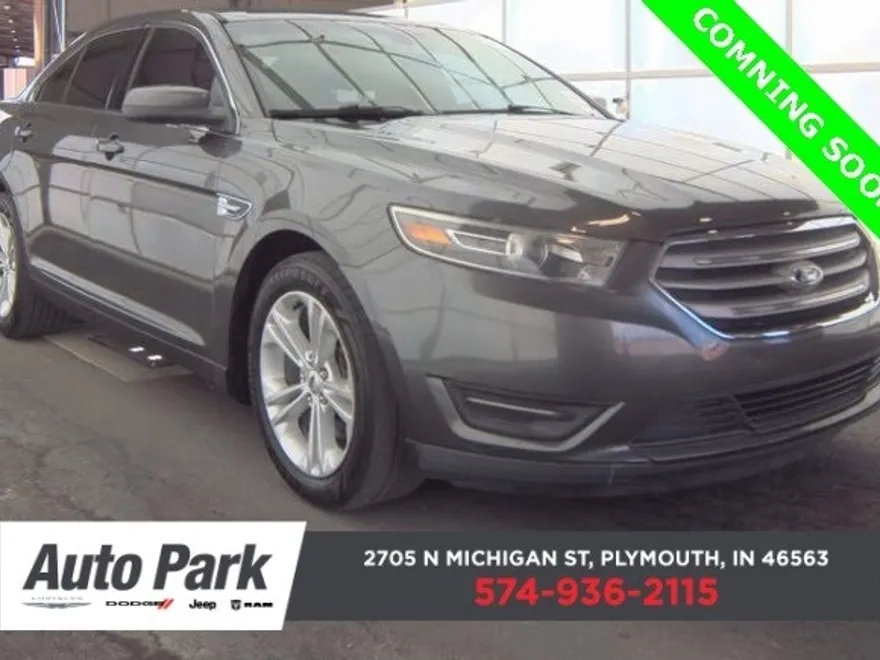 2015 Ford Taurus SEL photo 1