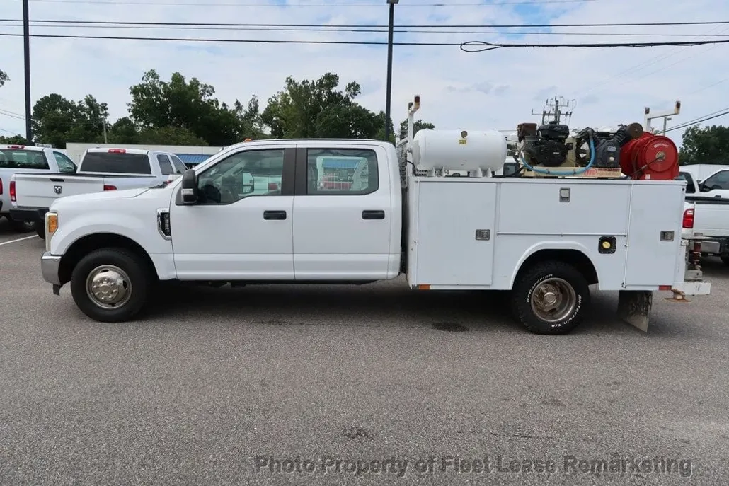 2017 Ford F-350 photo 1