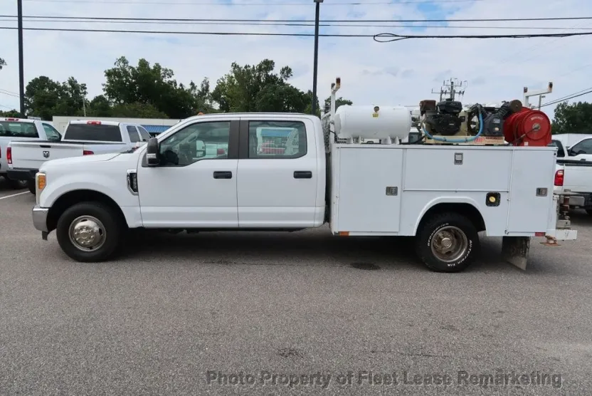 2017 Ford F-350 photo 1