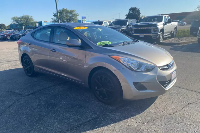 2012 Hyundai Elantra GLS photo 1