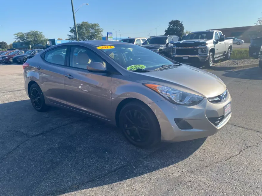 2012 Hyundai Elantra GLS photo 1