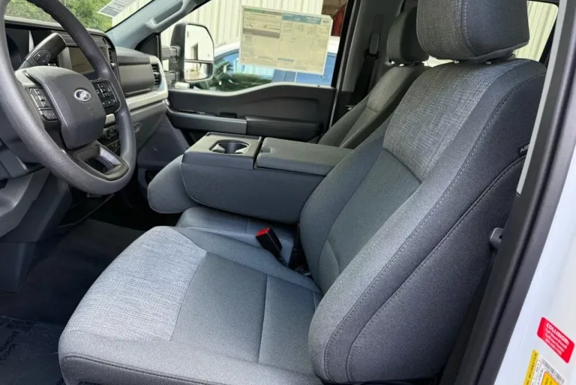 2025 Ford F-350 XLT photo 1