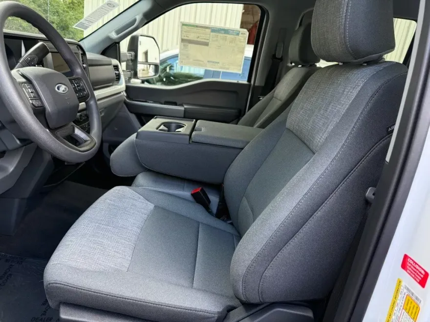 2025 Ford F-350 XLT photo 1