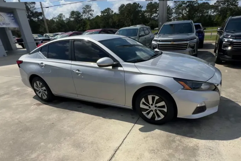 2022 Nissan Altima 2.5 S photo 1