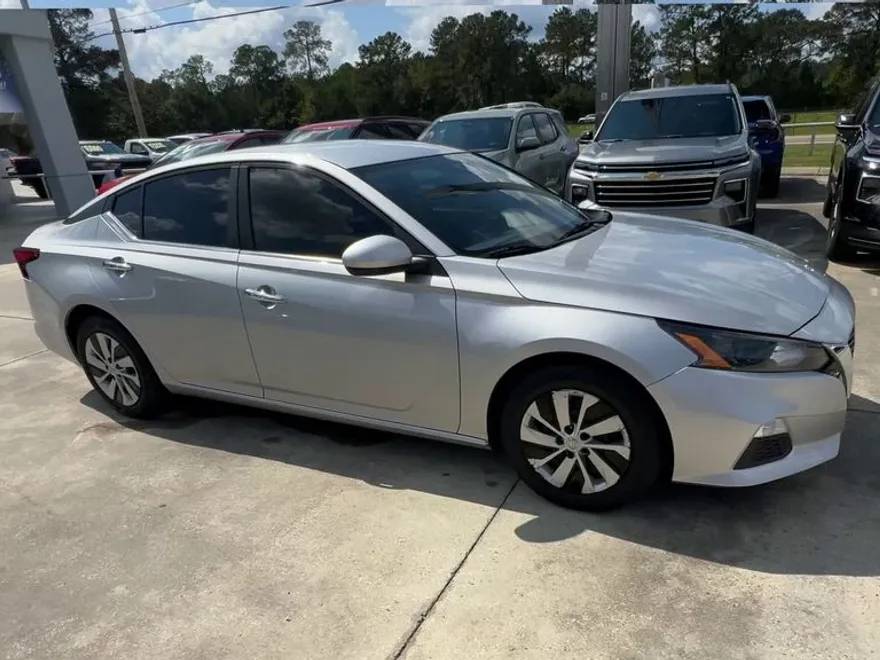 2022 Nissan Altima 2.5 S photo 1