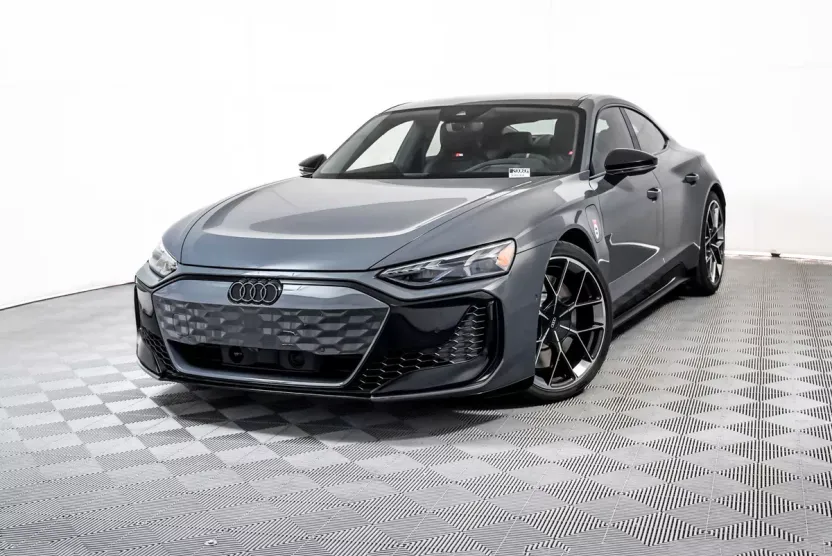 2025 Audi RS e-tron GT photo 1