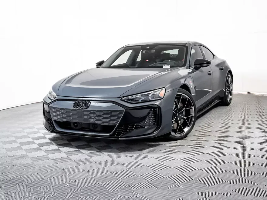 2025 Audi RS e-tron GT photo 1