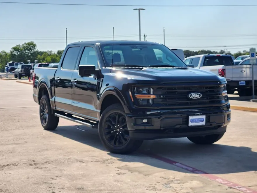 2025 Ford F-150 XLT photo 1