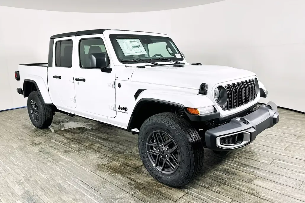 2025 Jeep Gladiator Sport S photo 1