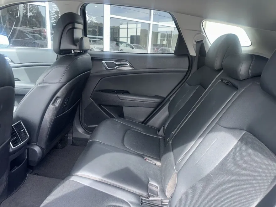 2023 Kia Sportage EX photo 1