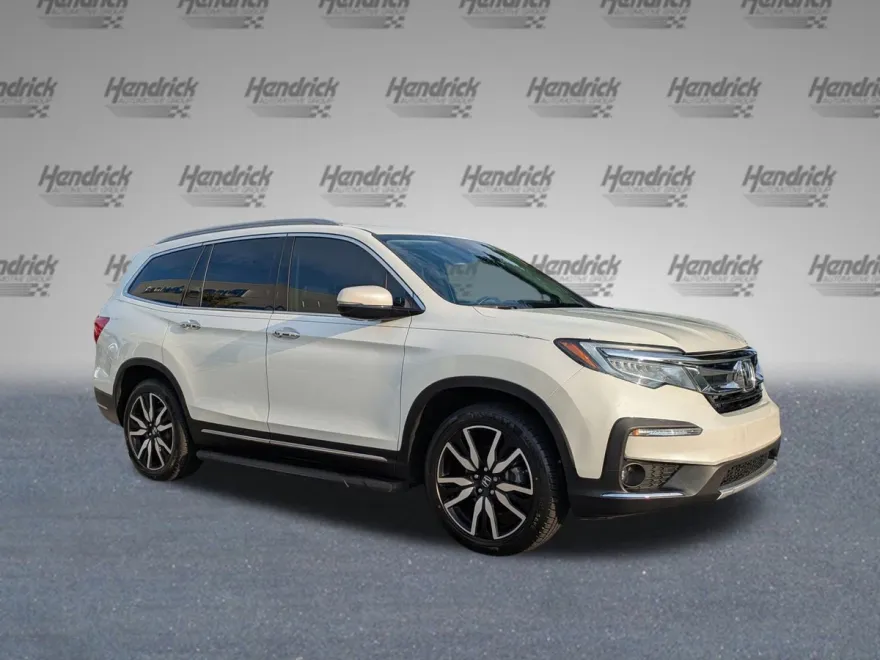 2022 Honda Pilot Touring photo 1