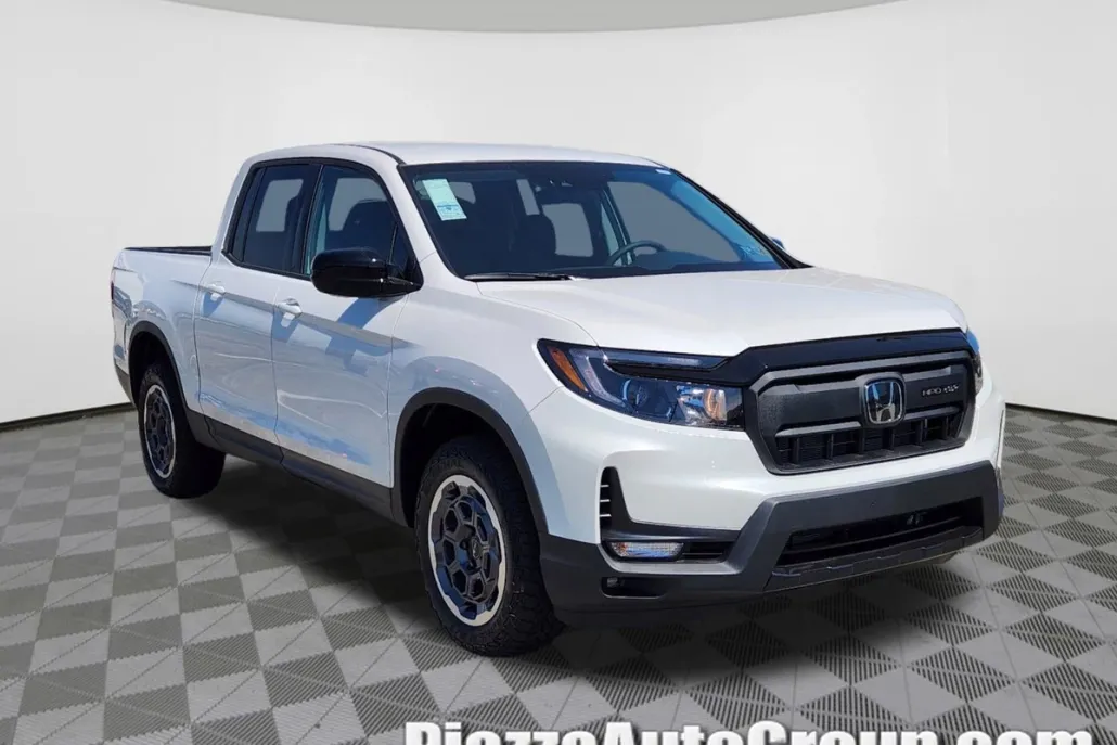 2024 Honda Ridgeline Sport photo 1