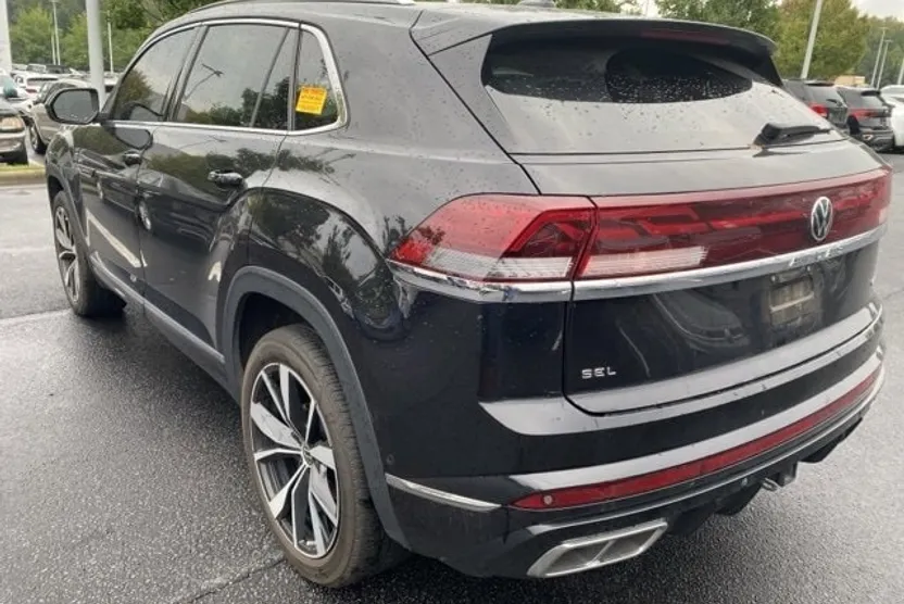 2024 Volkswagen Atlas Cross Sport SEL Premium R-Line photo 1