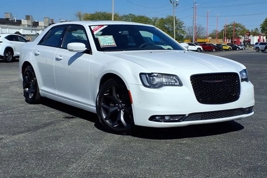 2022 Chrysler 300 photo 1