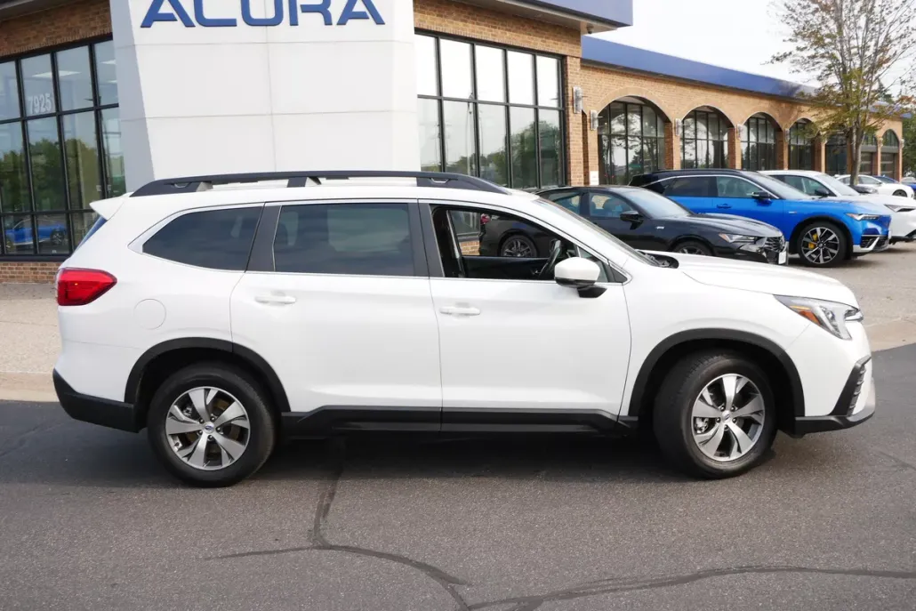 2024 Subaru Ascent Premium photo 1