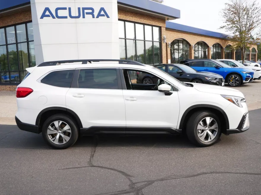 2024 Subaru Ascent Premium photo 1