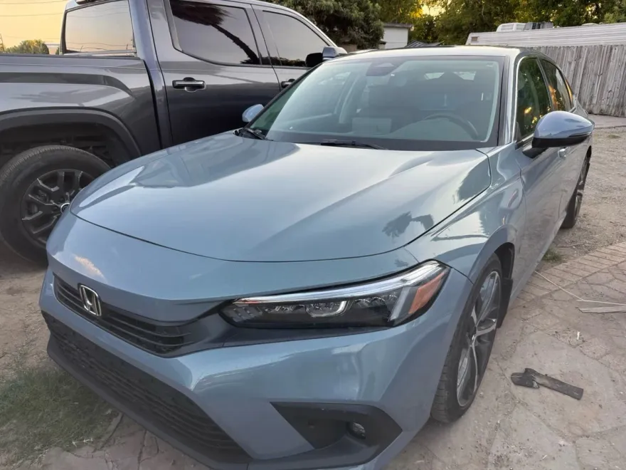 2023 Honda Civic Touring photo 1