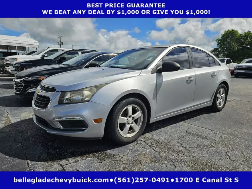 2016 Chevrolet Cruze LS photo 1