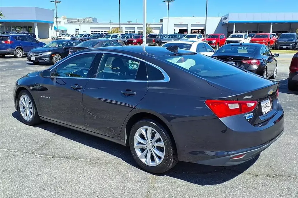 2023 Chevrolet Malibu 1LT photo 1