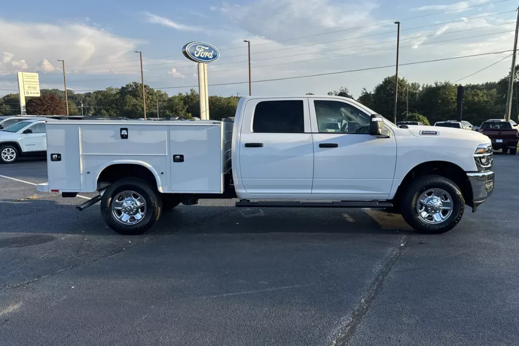 2025 Ram 2500 Tradesman photo 1