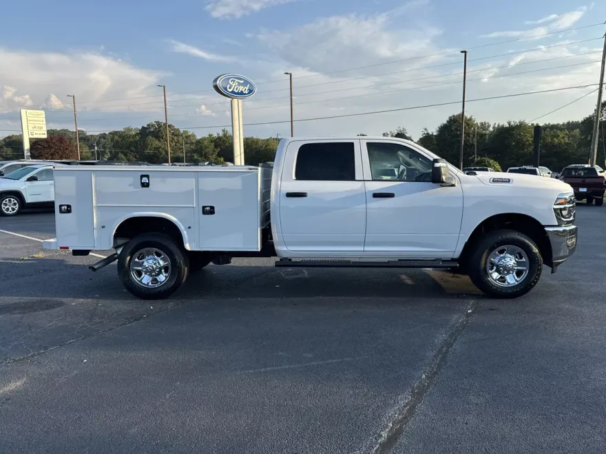2025 Ram 2500 Tradesman photo 1
