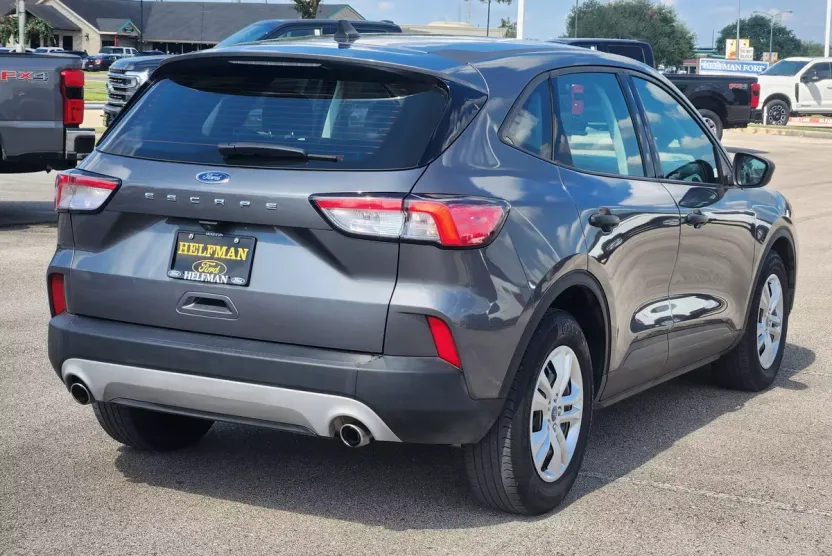 2022 Ford Escape S photo 1