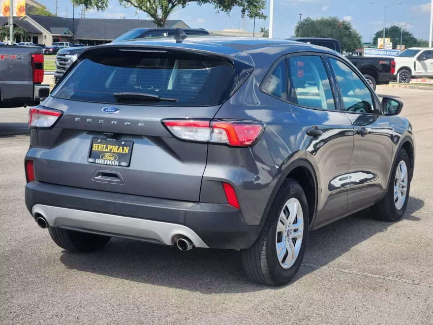 2022 Ford Escape S photo 1