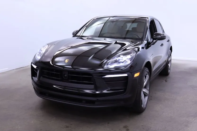 2024 Porsche Macan photo 1