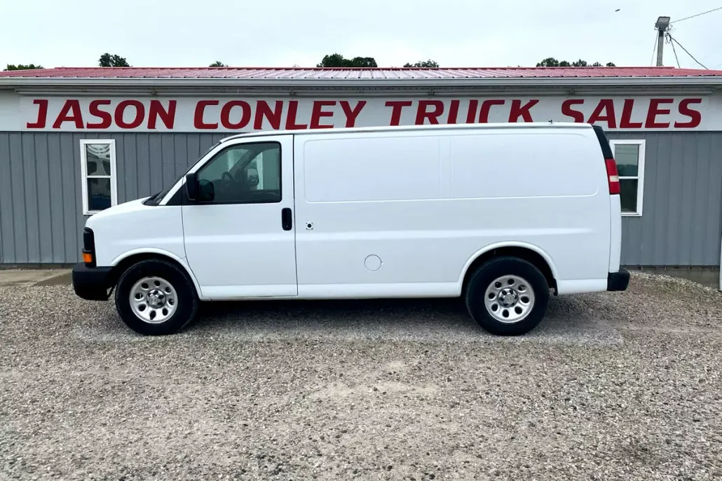 2013 Chevrolet Express Cargo Van photo 1