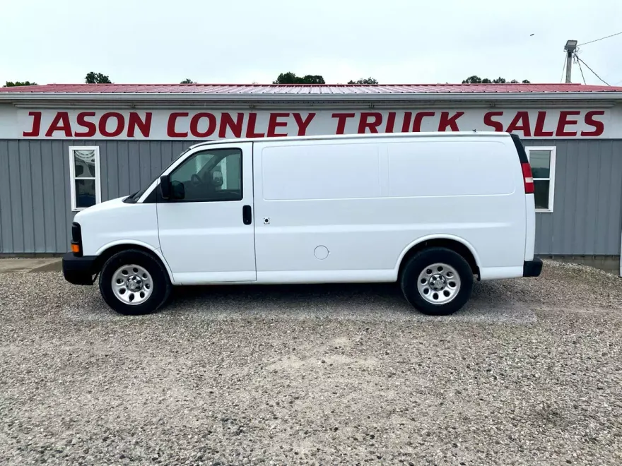 2013 Chevrolet Express Cargo Van photo 1