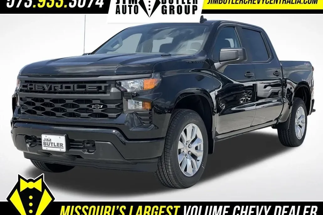 2025 Chevrolet Silverado 1500 Custom photo 1