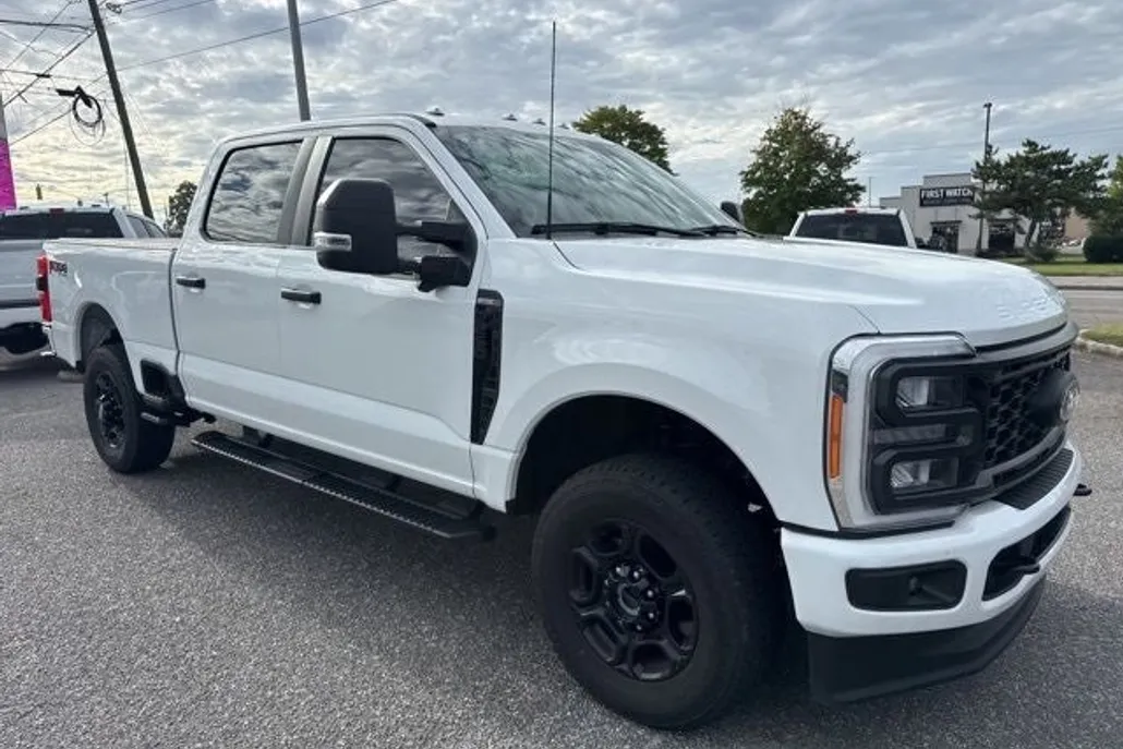 2023 Ford F-250 photo 1