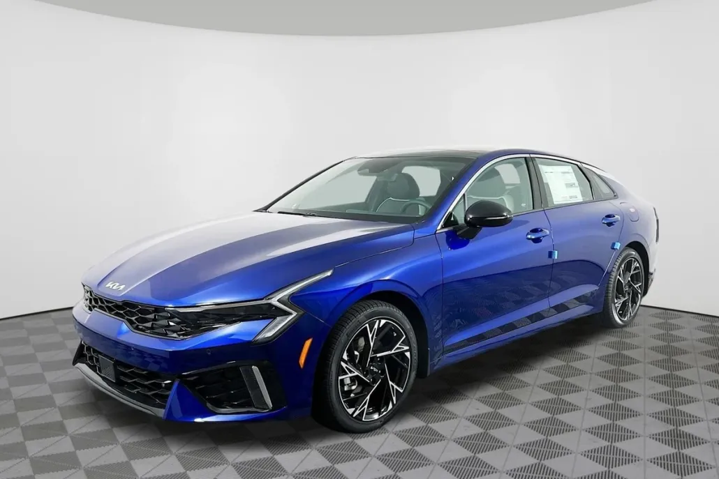 2025 Kia K5 GT-Line photo 1