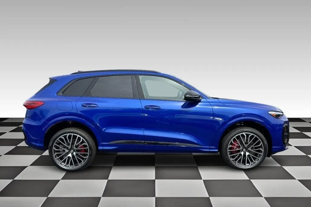 2025 Audi SQ5 Premium Plus photo 1