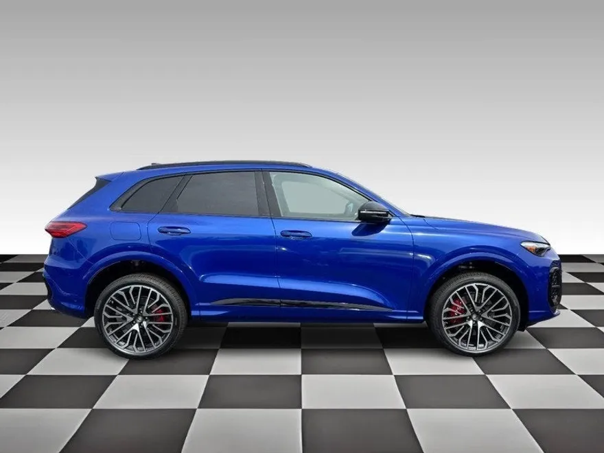 2025 Audi SQ5 Premium Plus photo 1