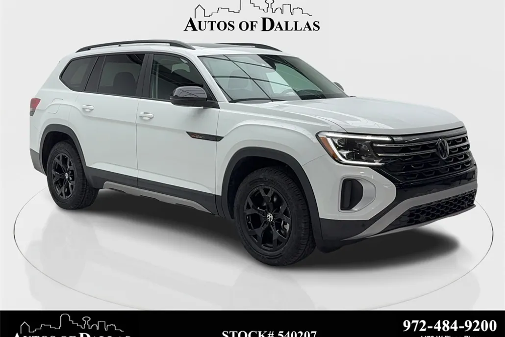 2024 Volkswagen Atlas Peak Edition SE Technology S photo 1