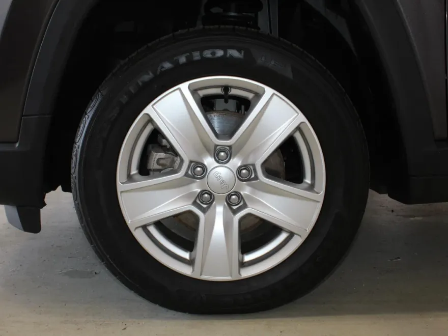 2022 Jeep Compass Latitude photo 1