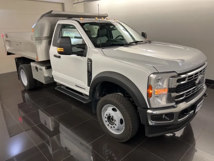 2025 Ford F-550 XL photo 1