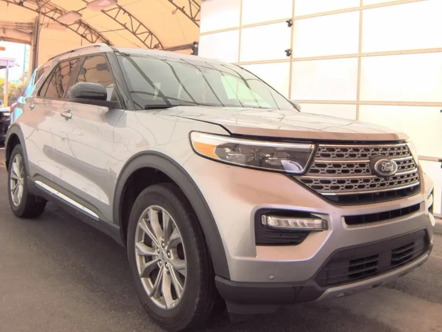 2023 Ford Explorer Limited photo 1