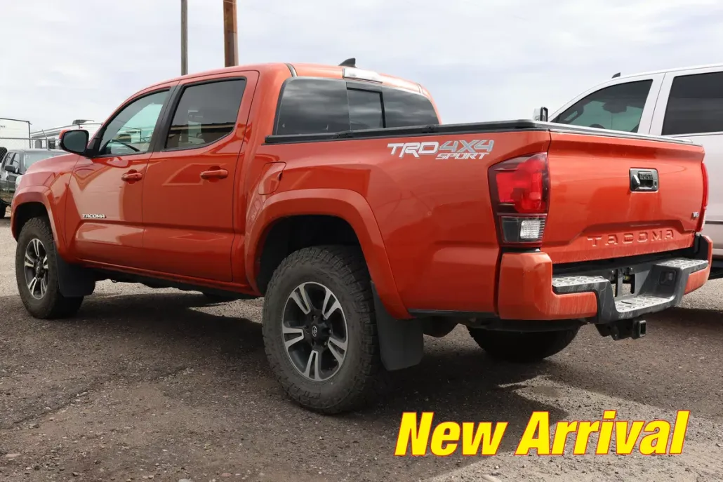 2018 Toyota Tacoma TRD Sport photo 1
