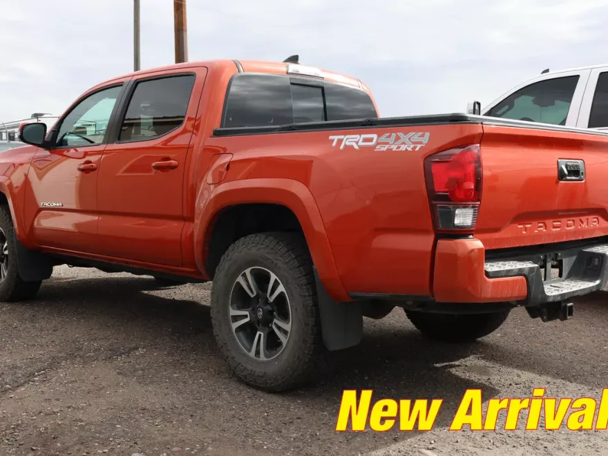 2018 Toyota Tacoma TRD Sport photo 1