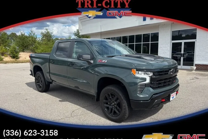 2026 Chevrolet Silverado Trail Boss LT photo 1