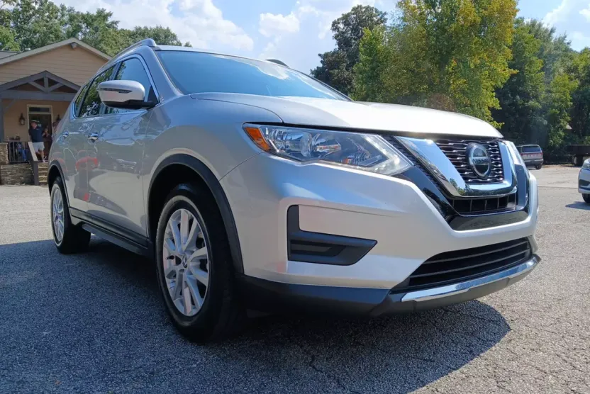 2018 Nissan Rogue S photo 1