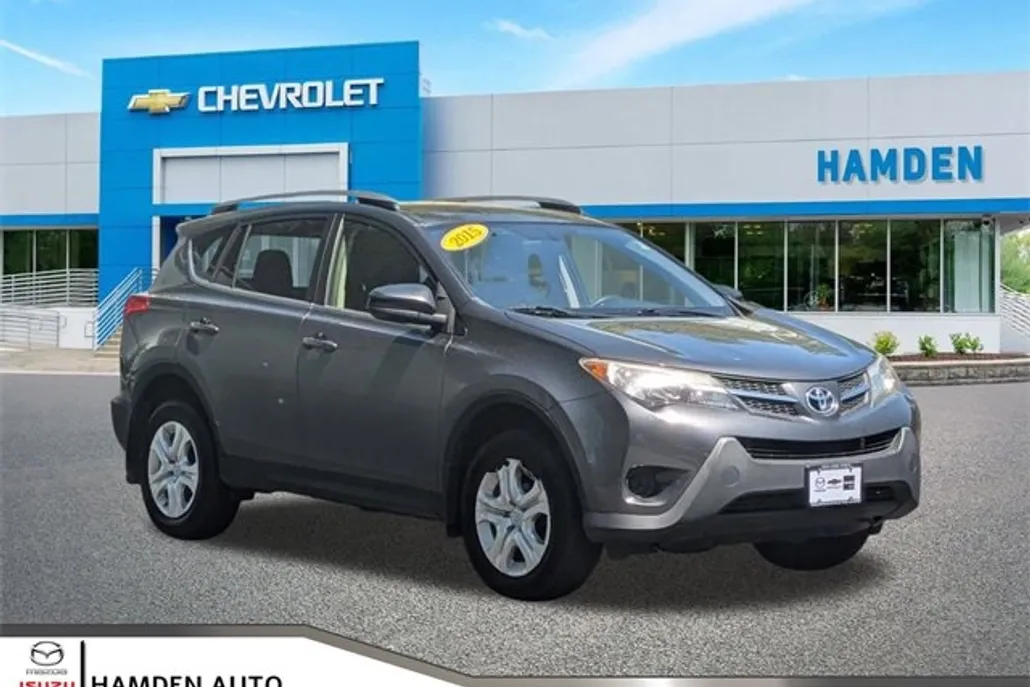 2015 Toyota RAV4 LE photo 1